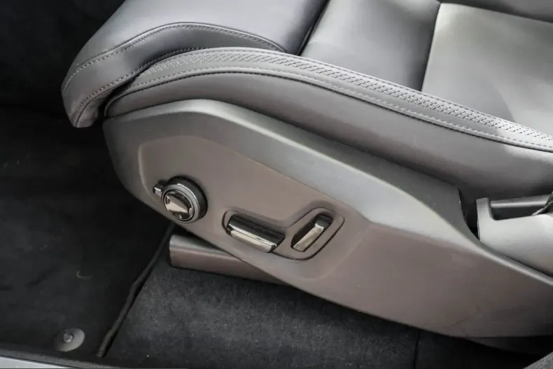Volvo XC90 din 2025 cu 18.000 km - oferta VOL230312 - foto 14