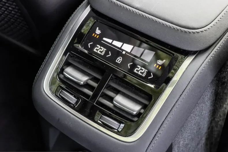 Volvo XC90 din 2025 cu 18.000 km - oferta VOL230312 - foto 16