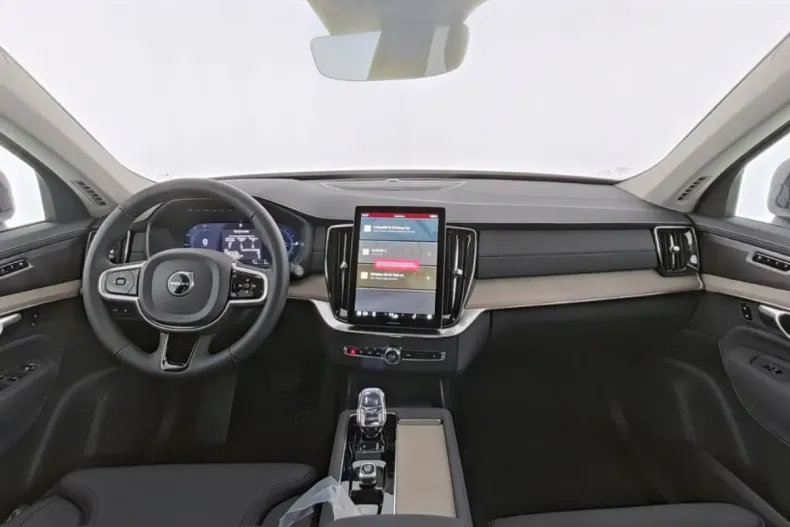 Volvo XC90 din 2025 cu 25.782 km - oferta VOL230317 - foto 8