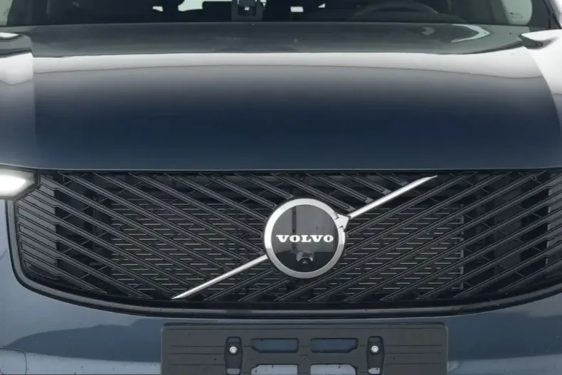 Volvo XC90 din 2025 cu 17.928 km - oferta VOL230323 - foto 4