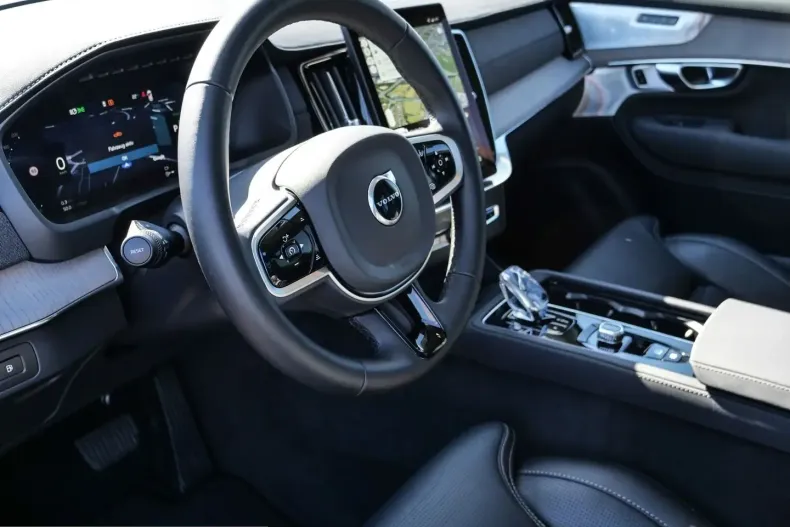 Volvo XC90 din 2025 cu 25.788 km - oferta VOL230324 - foto 5