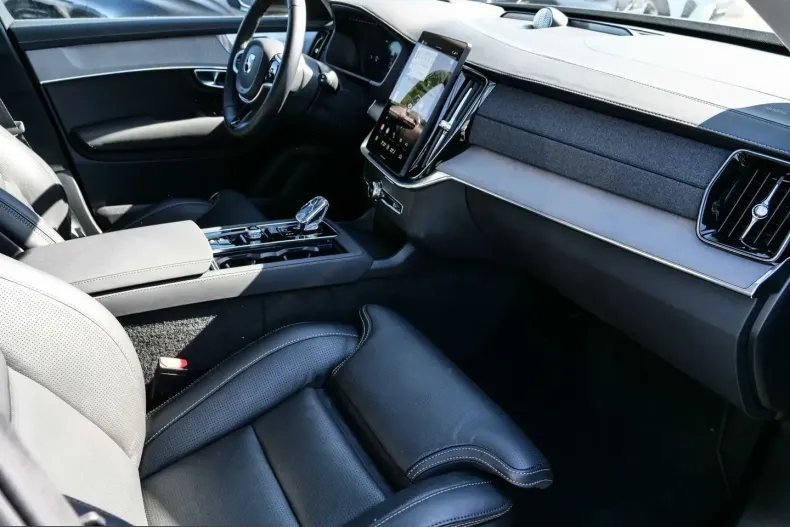 Volvo XC90 din 2025 cu 25.788 km - oferta VOL230324 - foto 10