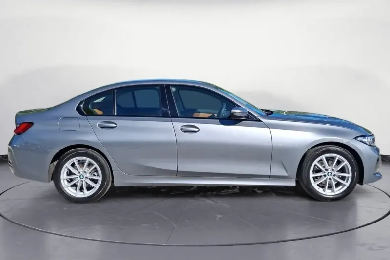 BMW 318i (Seria 3) din 2025 cu 13.441 km - oferta BMW230333 - foto 5