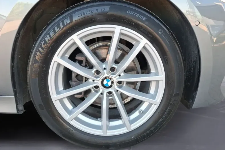 BMW 318i (Seria 3) din 2025 cu 13.441 km - oferta BMW230333 - foto 11