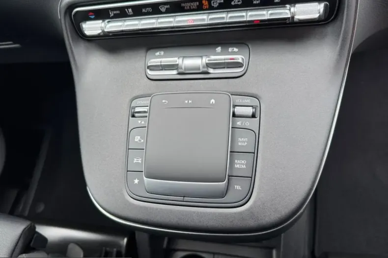 Mercedes-Benz V 300 (Clasa V) din 2025 cu 28.011 km - oferta MER230341 - foto 18