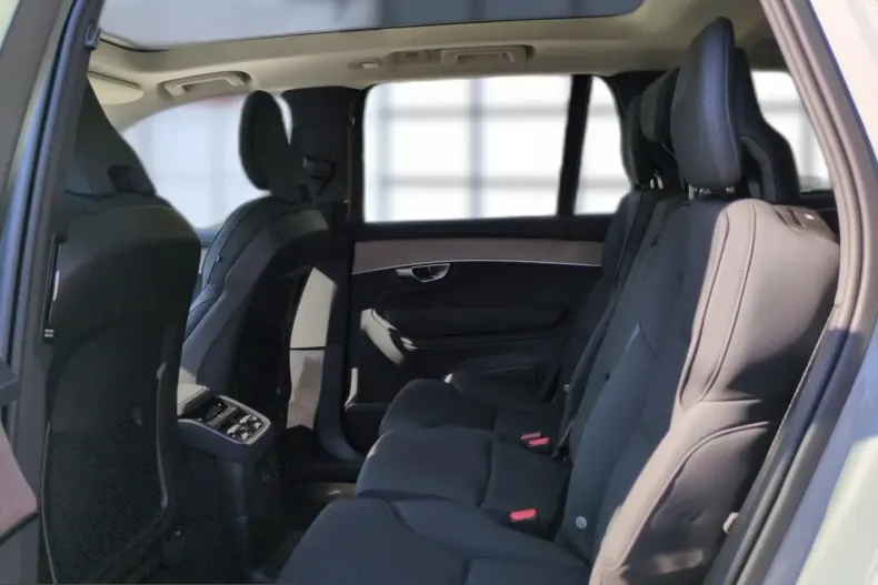 Volvo XC90 din 2025 cu 17.700 km - oferta VOL230343 - foto 19