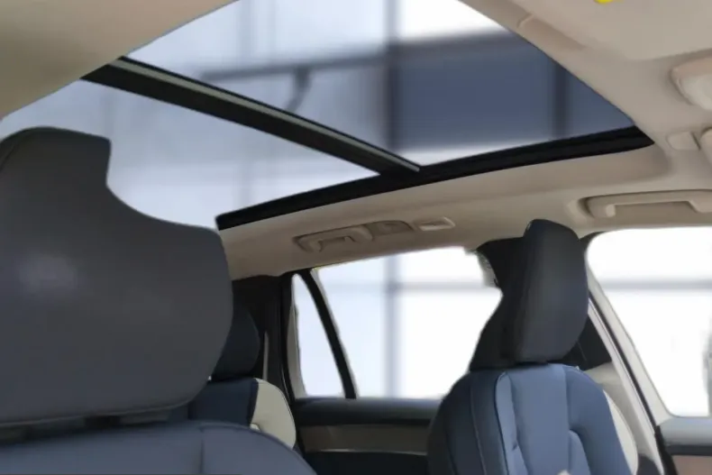Volvo XC90 din 2025 cu 17.700 km - oferta VOL230343 - foto 24