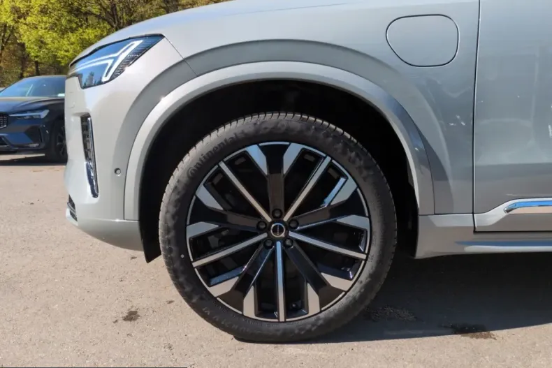 Volvo XC90 din 2025 cu 17.700 km - oferta VOL230343 - foto 25