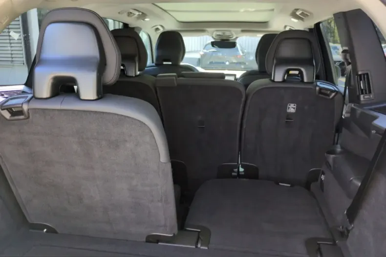 Volvo XC90 din 2025 cu 17.700 km - oferta VOL230343 - foto 29