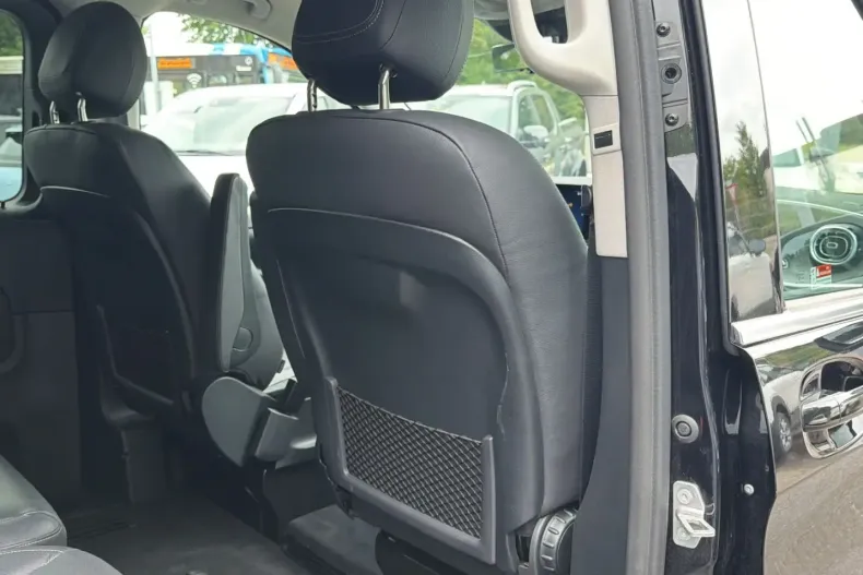 Mercedes-Benz V 300 (Clasa V) din 2025 cu 38.116 km - oferta MER230344 - foto 13