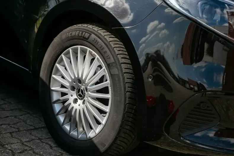 Mercedes-Benz V 300 (Clasa V) din 2025 cu 27.993 km - oferta MER230345 - foto 3