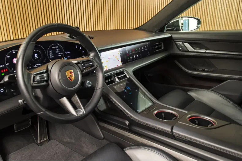 Porsche Taycan din 2022 cu 85.084 km - oferta POR230352 - foto 13