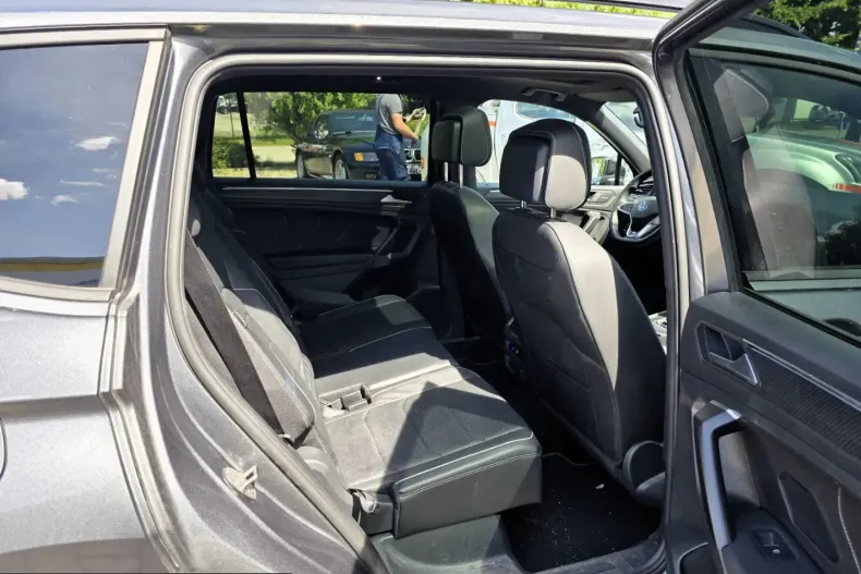 Volkswagen Tiguan Allspace din 2023 cu 71.609 km - oferta VOL230360 - foto 12