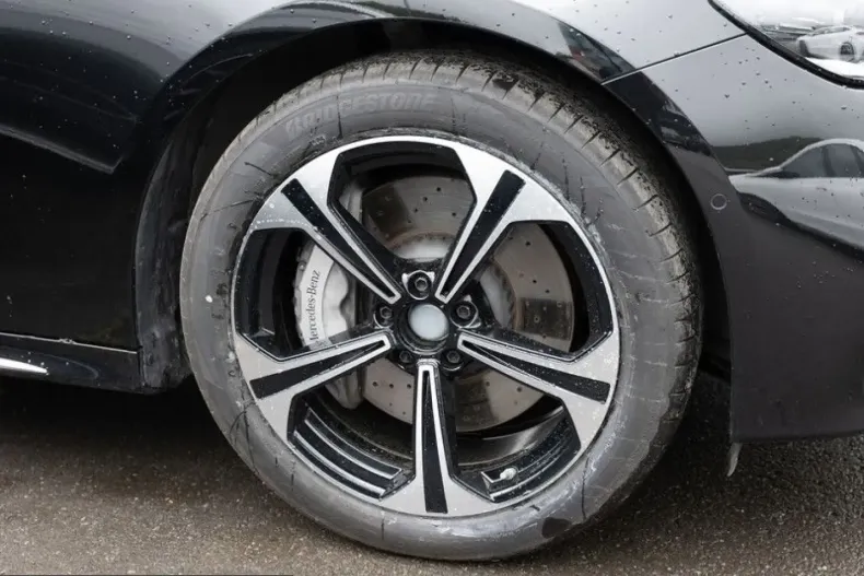 Mercedes-Benz E 300 (Clasa E) din 2025 cu 12.154 km - oferta MER230361 - foto 5