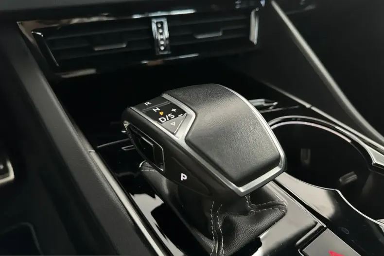 Volkswagen Touareg din 2022 cu 84.500 km - oferta VOL230369 - foto 22