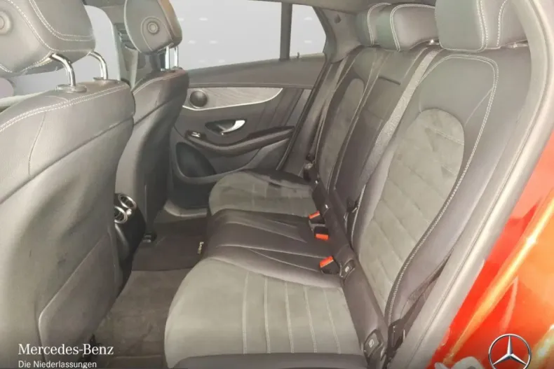 Mercedes-Benz GLC 300 (Clasa GLC) din 2022 cu 21.533 km - oferta MER230371 - foto 14