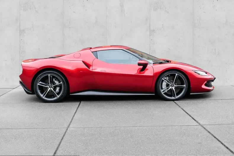 Ferrari 296 GTB din 2023 cu 5.672 km - oferta FER230381 - foto 7