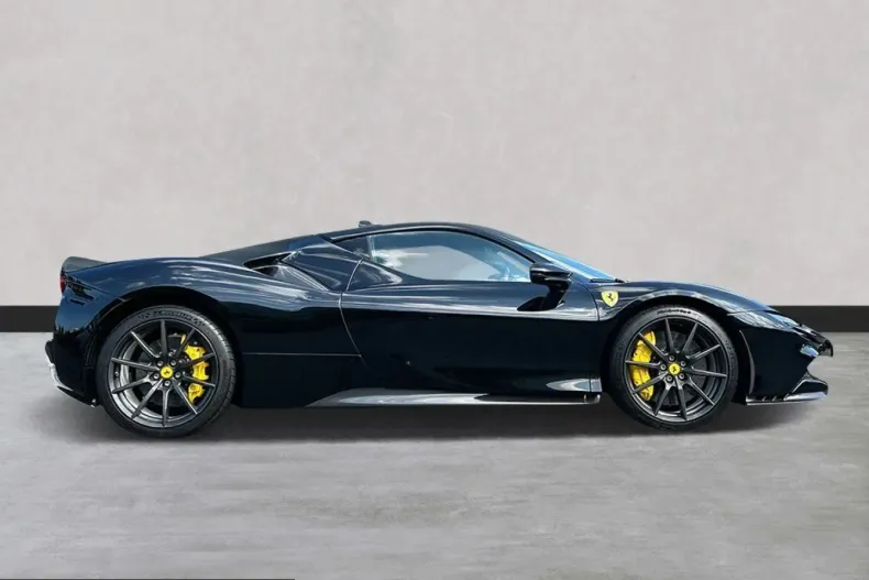 Ferrari SF90 din 2022 cu 5.500 km - oferta FER230382 - foto 4