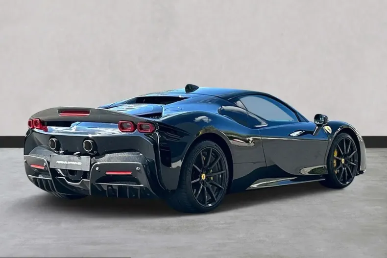 Ferrari SF90 din 2022 cu 5.500 km - oferta FER230382 - foto 5