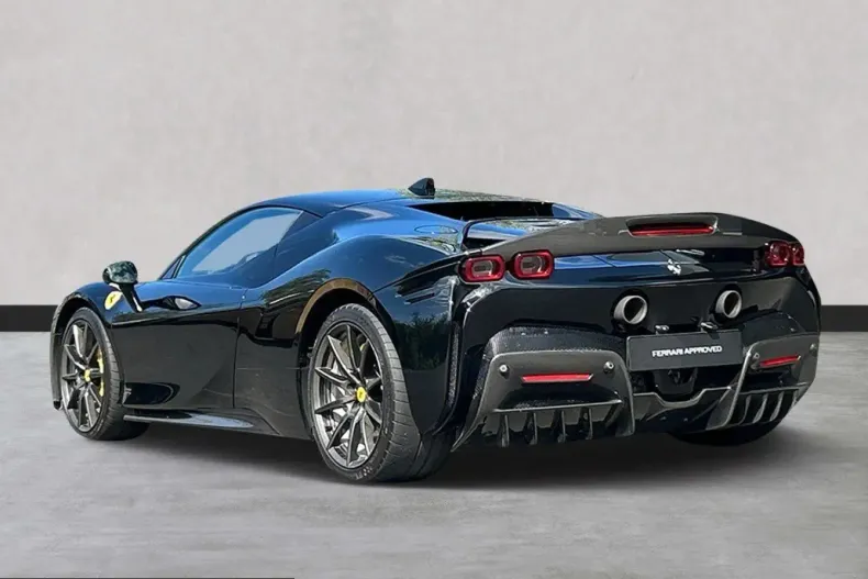 Ferrari SF90 din 2022 cu 5.500 km - oferta FER230382 - foto 7