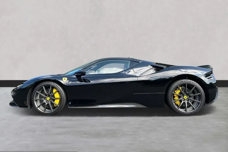 Ferrari SF90 din 2022 cu 5.500 km - oferta FER230382 - foto 8