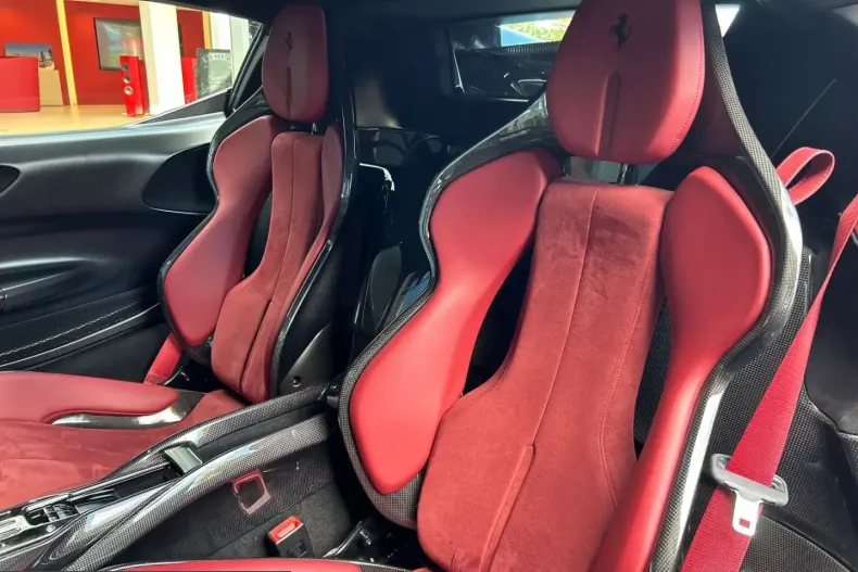 Ferrari SF90 din 2022 cu 5.500 km - oferta FER230382 - foto 12