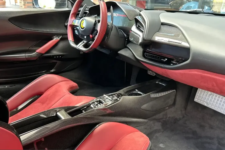Ferrari SF90 din 2022 cu 5.500 km - oferta FER230382 - foto 13