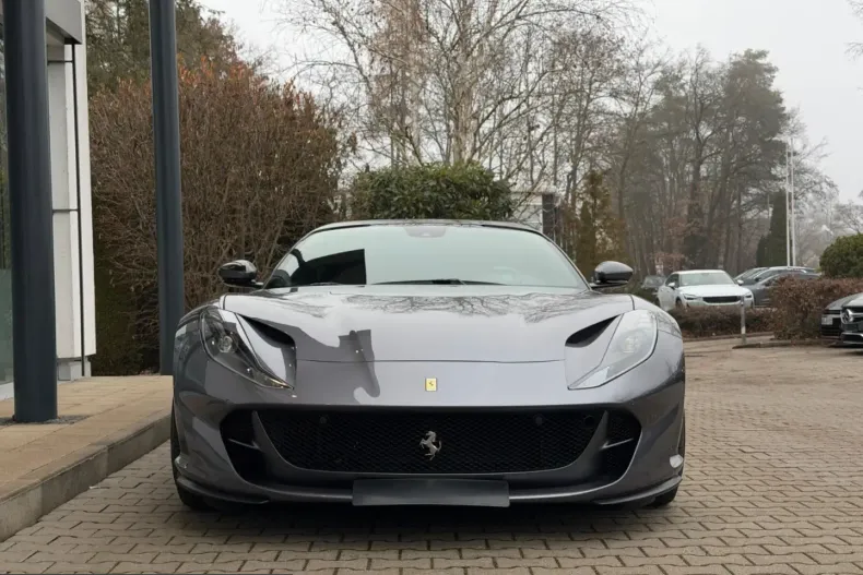 Ferrari 812 din 2021 cu 4.350 km - oferta FER230383 - foto 2