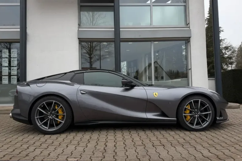 Ferrari 812 din 2021 cu 4.350 km - oferta FER230383 - foto 6
