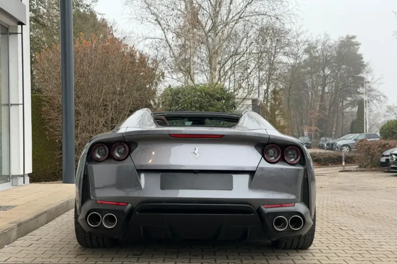 Ferrari 812 din 2021 cu 4.350 km - oferta FER230383 - foto 10