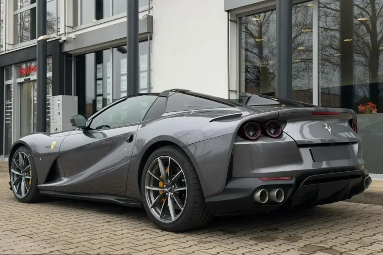 Ferrari 812 din 2021 cu 4.350 km - oferta FER230383 - foto 11
