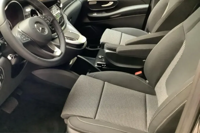 Mercedes-Benz V 300 (Clasa V) din 2024 cu 17.900 km - oferta MER230387 - foto 5