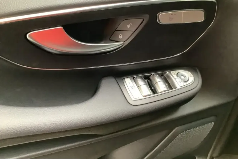 Mercedes-Benz V 300 (Clasa V) din 2024 cu 17.900 km - oferta MER230387 - foto 6