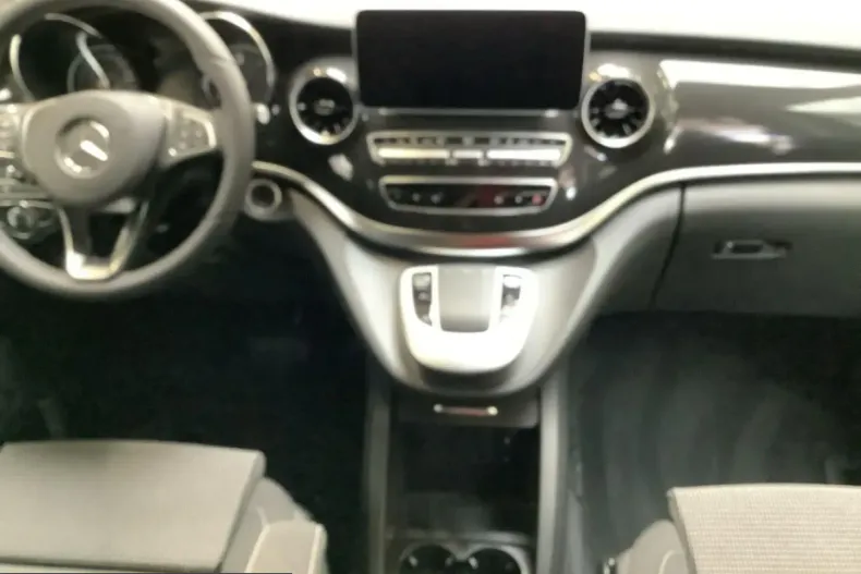 Mercedes-Benz V 300 (Clasa V) din 2024 cu 17.900 km - oferta MER230387 - foto 14