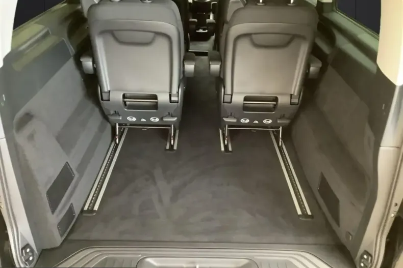 Mercedes-Benz V 300 (Clasa V) din 2024 cu 17.900 km - oferta MER230387 - foto 15