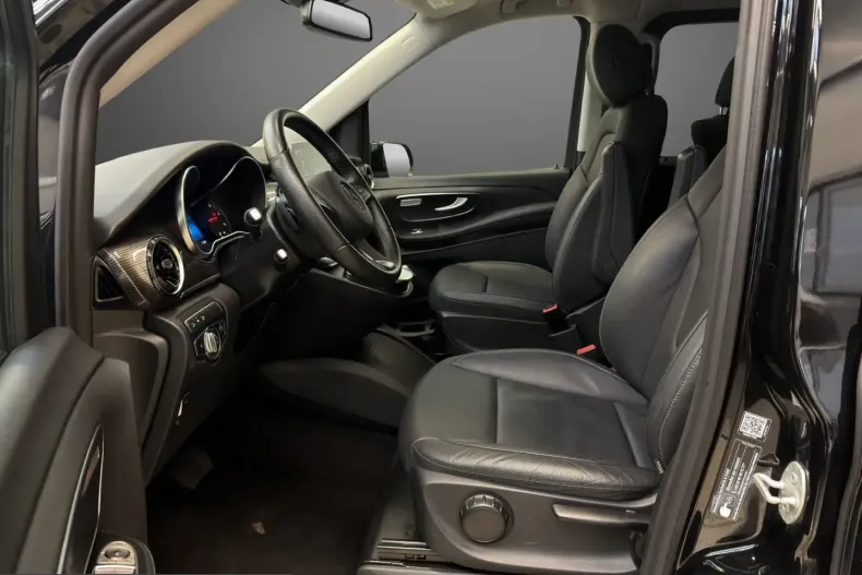 Mercedes-Benz V 300 (Clasa V) din 2024 cu 39.857 km - oferta MER230389 - foto 7
