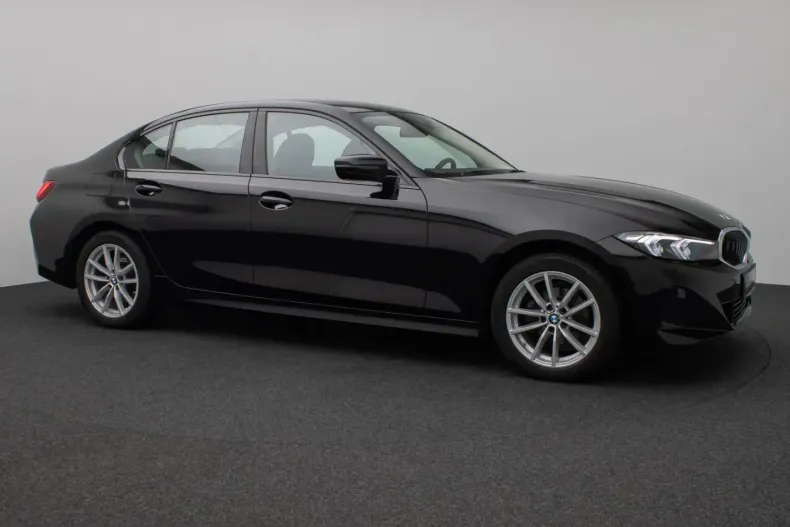 BMW 318i (Seria 3) din 2024 cu 42.585 km - oferta BMW230394 - foto 4