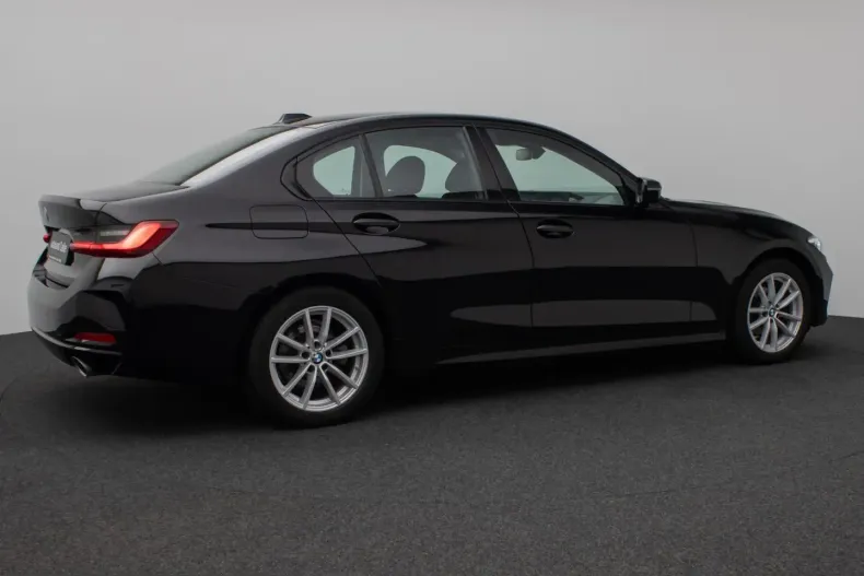 BMW 318i (Seria 3) din 2024 cu 42.585 km - oferta BMW230394 - foto 6