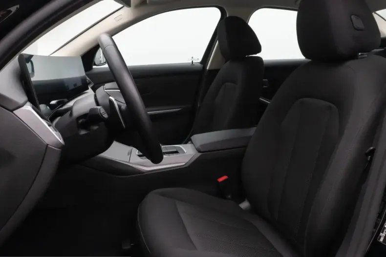BMW 318i (Seria 3) din 2024 cu 42.585 km - oferta BMW230394 - foto 34