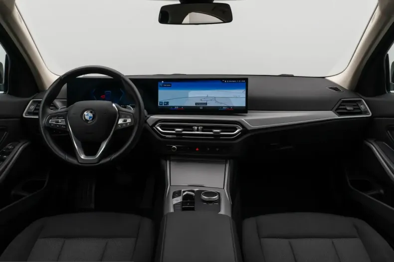 BMW 318i (Seria 3) din 2024 cu 42.585 km - oferta BMW230394 - foto 38