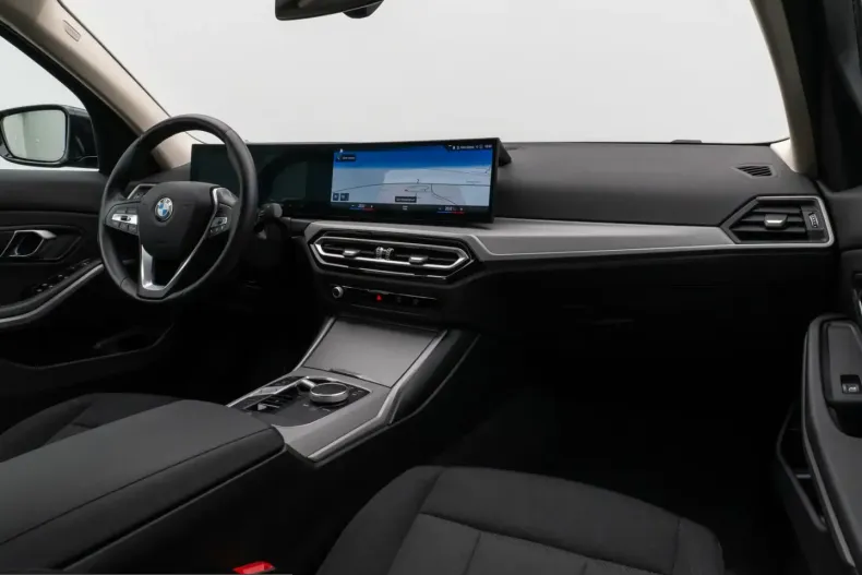 BMW 318i (Seria 3) din 2024 cu 42.585 km - oferta BMW230394 - foto 39