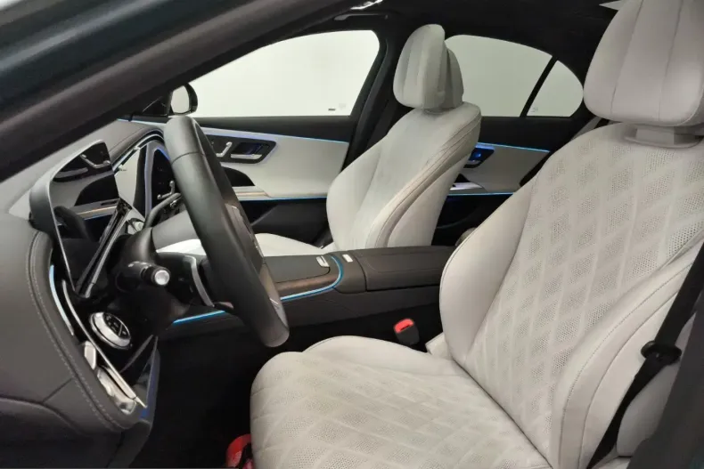 Mercedes-Benz E 300 (Clasa E) din 2024 cu 8.323 km - oferta MER230396 - foto 10