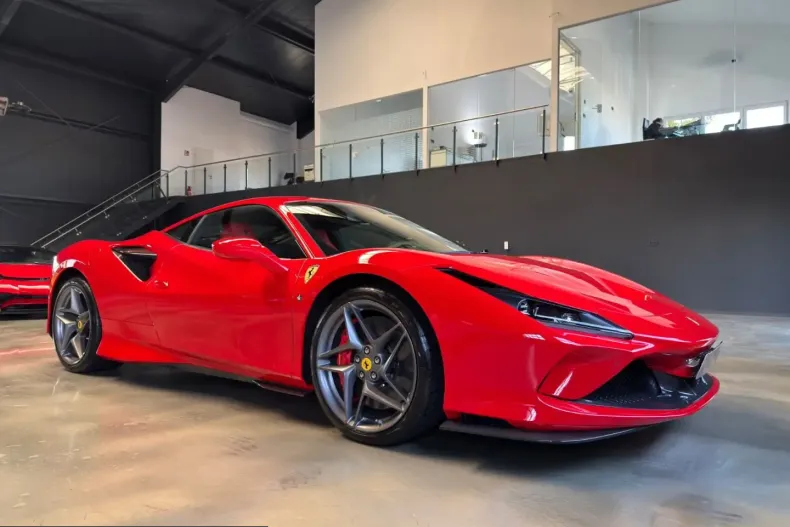 Ferrari F8 din 2021 cu 4.600 km - oferta FER230406 - foto 2
