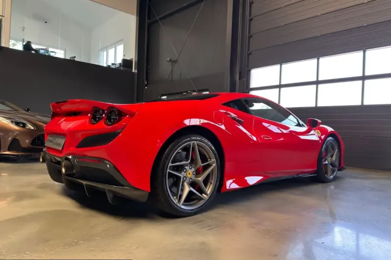 Ferrari F8 din 2021 cu 4.600 km - oferta FER230406 - foto 7