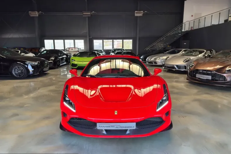 Ferrari F8 din 2021 cu 4.600 km - oferta FER230406 - foto 8