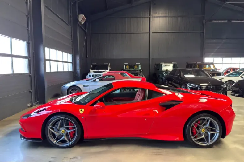 Ferrari F8 din 2021 cu 4.600 km - oferta FER230406 - foto 11