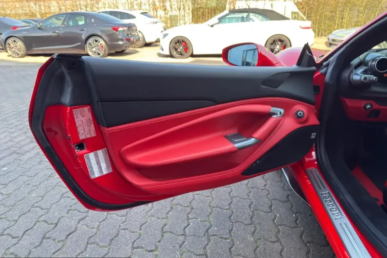 Ferrari F8 din 2021 cu 4.600 km - oferta FER230406 - foto 23