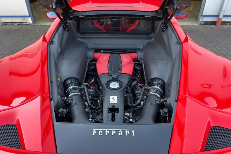 Ferrari F8 din 2021 cu 4.600 km - oferta FER230406 - foto 33