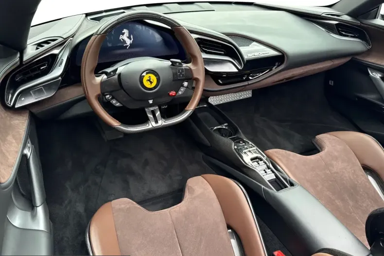 Ferrari SF90 din 2021 cu 6.500 km - oferta FER230424 - foto 11