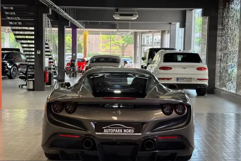 Ferrari F8 din 2021 cu 9.200 km - oferta FER230426 - foto 5